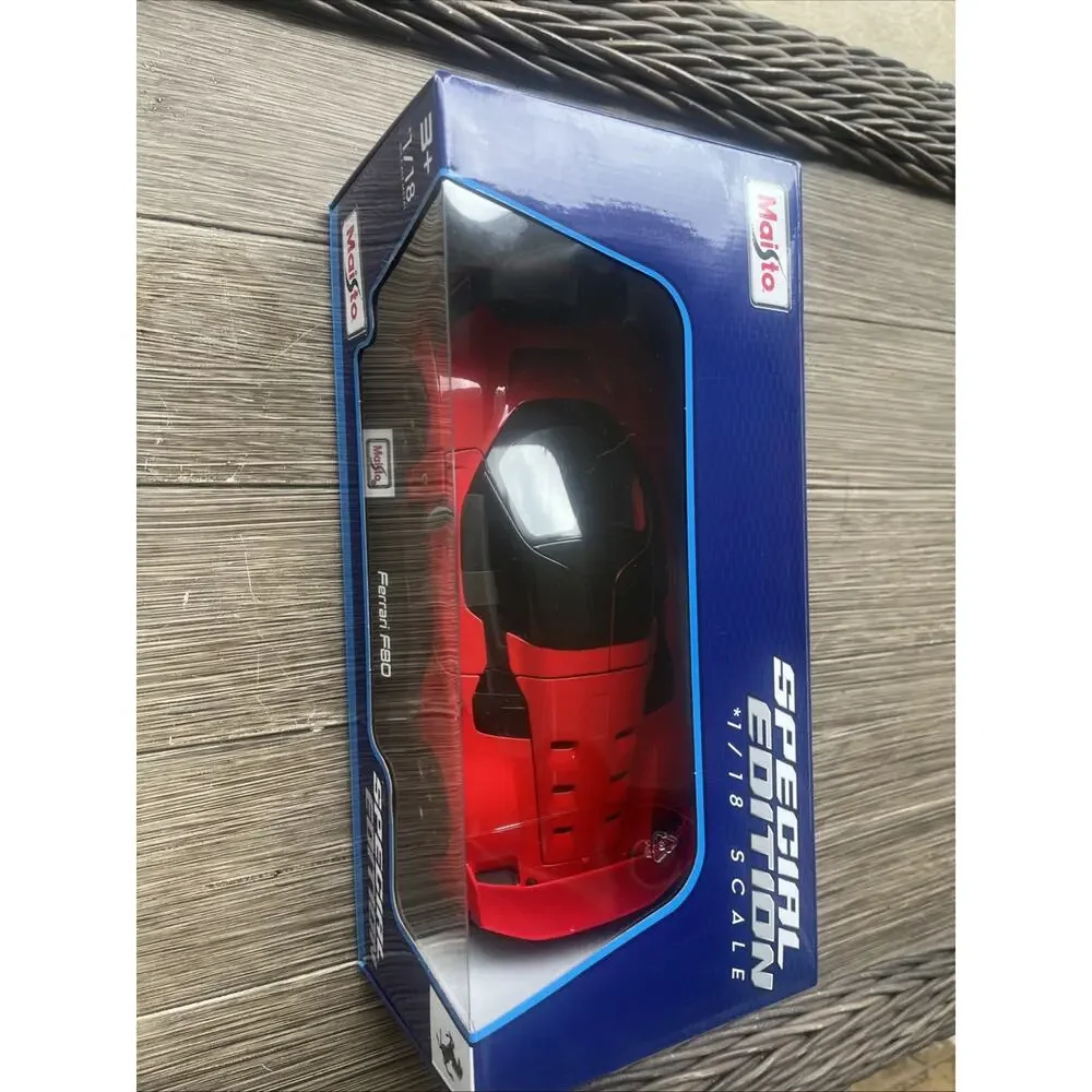 Ferrari F80 1:18 Scale Diecast Model Car Red Maisto Special Edition
